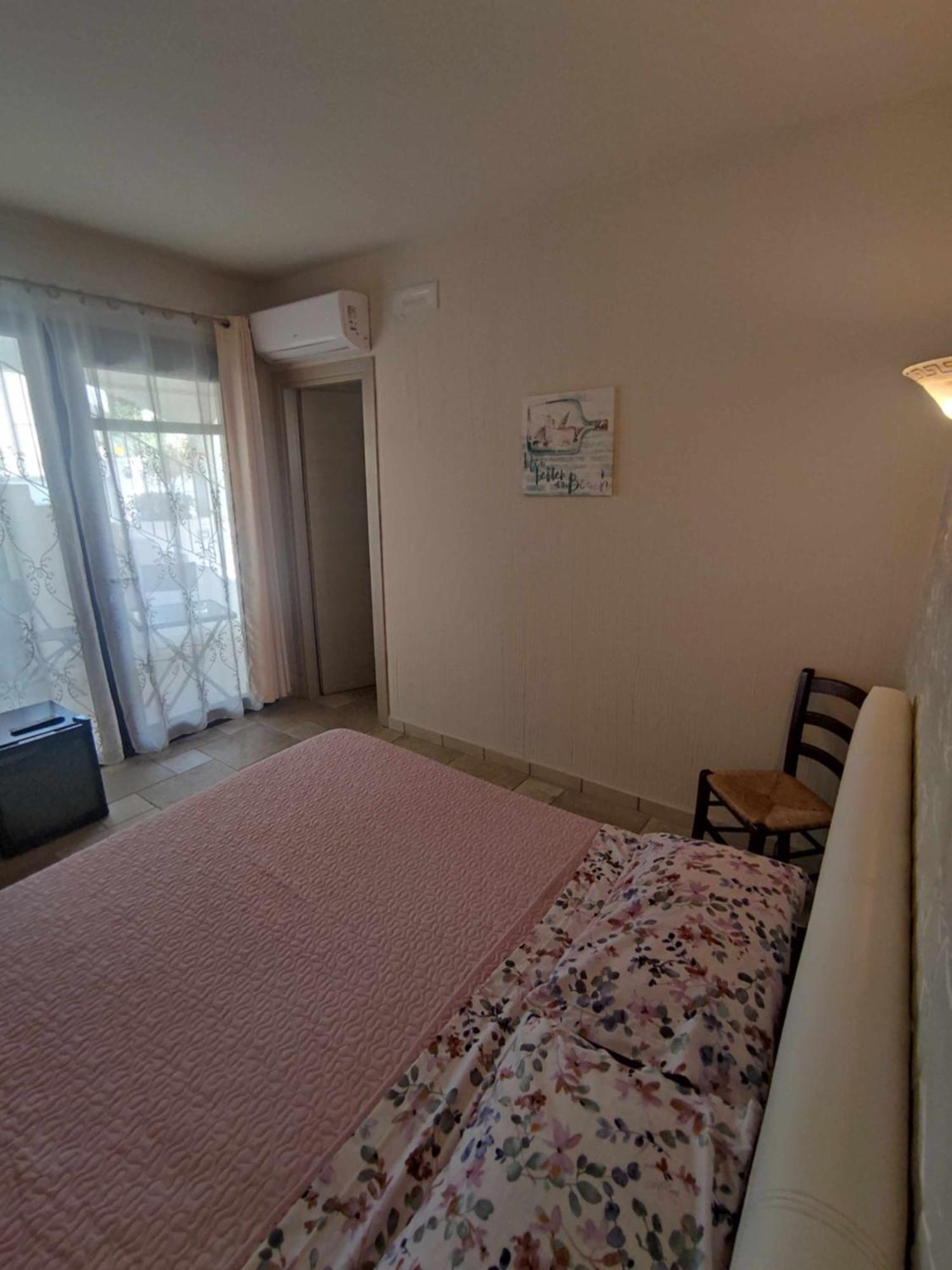 Villa Bianca Bb E Apartments Àrbatax Exteriér fotografie