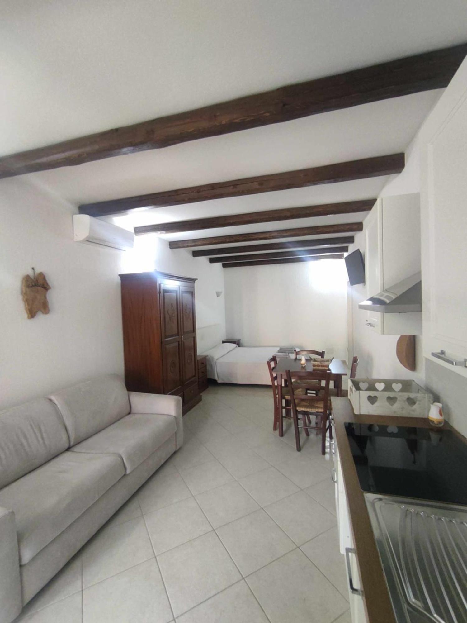 Villa Bianca Bb E Apartments Àrbatax Exteriér fotografie