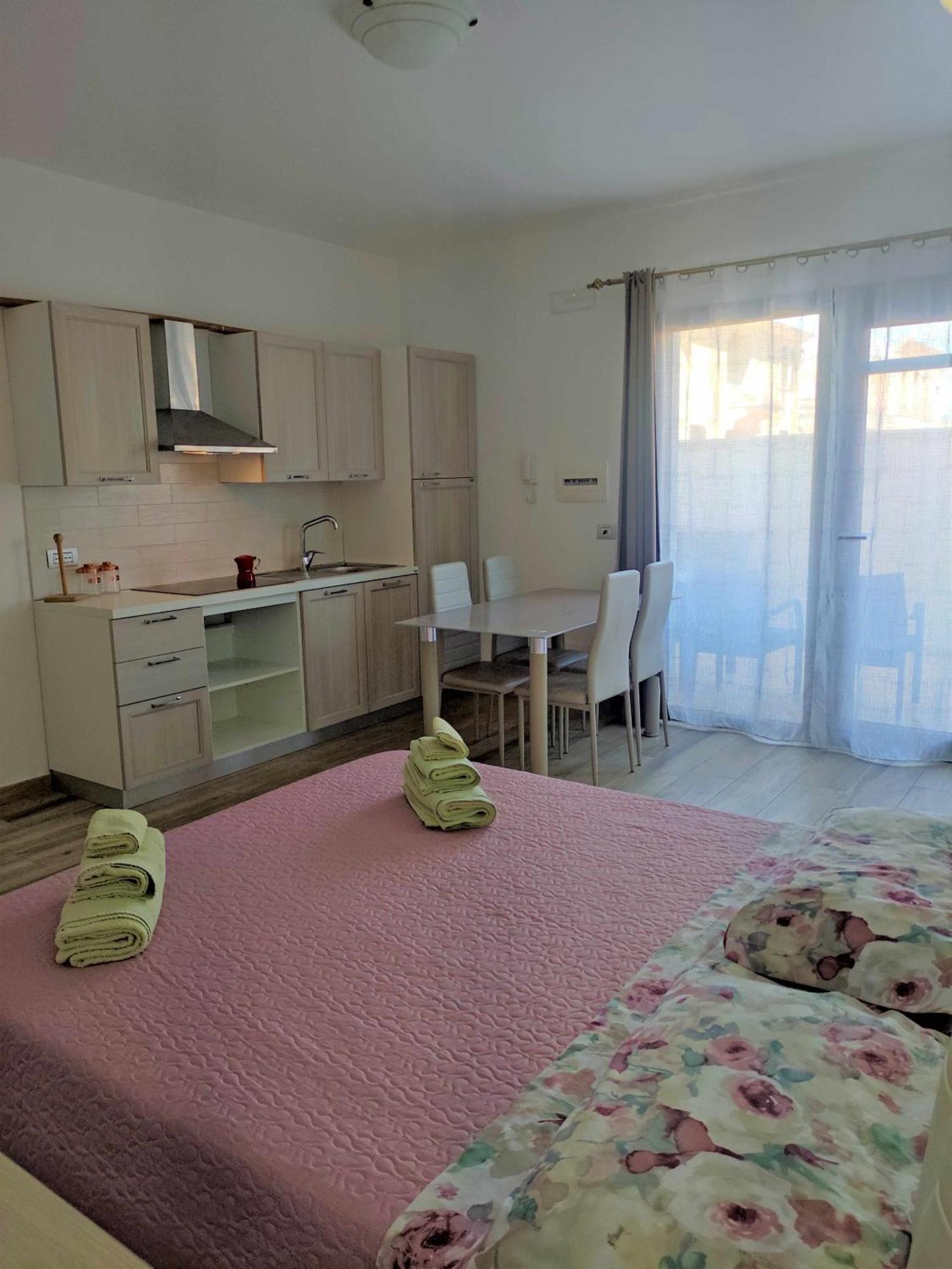 Villa Bianca Bb E Apartments Àrbatax Exteriér fotografie
